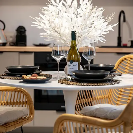 Apartment Downtown - Parking & Balcony - By Rentujemy Lodz (Lodz)