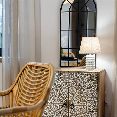 Downtown - Parking & Balcony - By Rentujemy Apartman