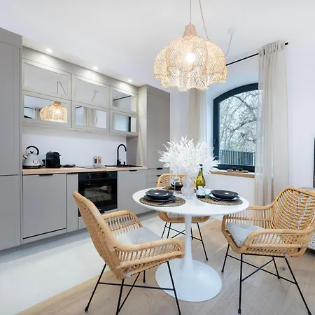 Downtown - Parking & Balcony - By Rentujemy Apartman *