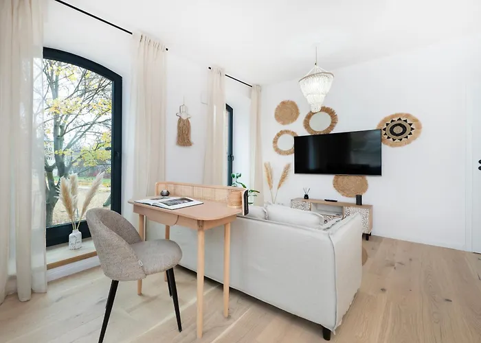 Downtown - Parking & Balcony - By Rentujemy Apartman *