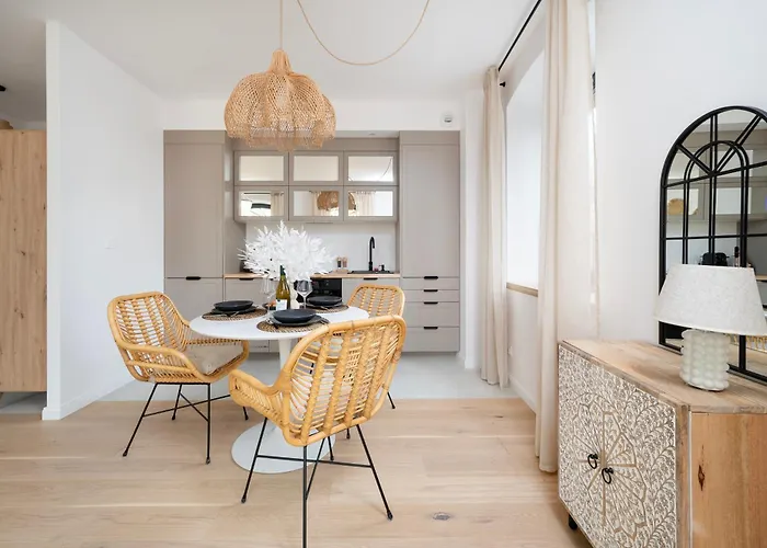 Apartman Downtown - Parking & Balcony - By Rentujemy Łódź